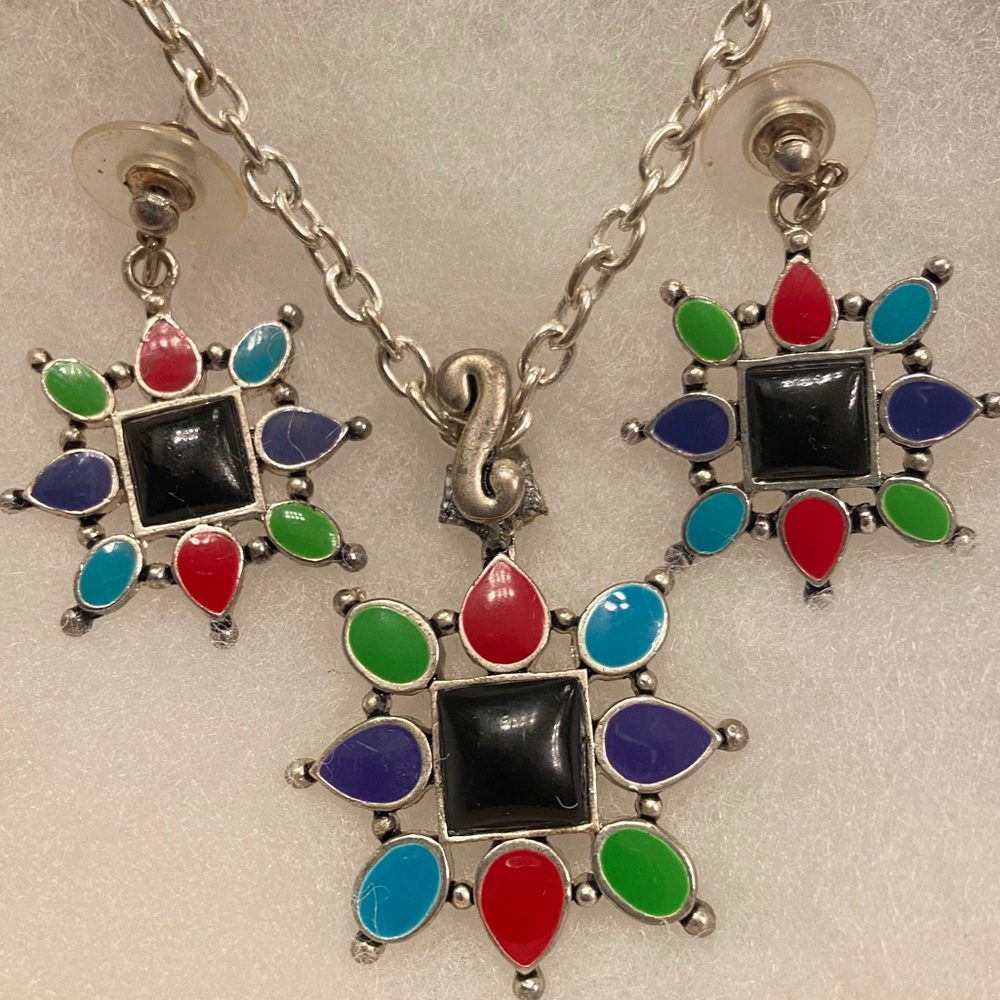 Beautiful necklace and earrings set